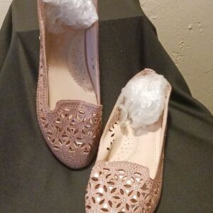 Elegant Women's Laser-Cut Flats